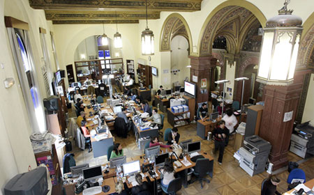 Imagen aérea de la redacción de 20minutos dentro del Palacio de la Prensa de Callao (2005)